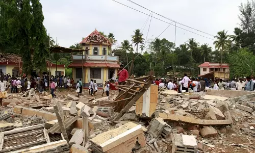 മന്ത്രിസഭാ ഉപസമിതി പറവൂരില് മന്ത്രിസഭാ ഉപസമിതി പറവൂരില്