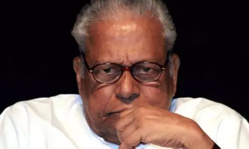 ഉമ്മന് ചാണ്ടി സര്ക്കാര് വിലക്കയറ്റവും അഴിമതിയും നടത്തിയാണ് മുന്നേറിയതെന്ന് വി എസ് ഉമ്മന് ചാണ്ടി സര്ക്കാര് വിലക്കയറ്റവും അഴിമതിയും നടത്തിയാണ് മുന്നേറിയതെന്ന് വി എസ്