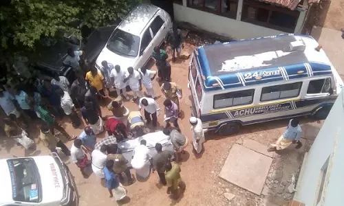 കമ്പക്കാരന് കൃഷ്ണന്കുട്ടിക്കായി തിരച്ചില് ഊര്ജ്ജിതമാക്കി ക്രൈംബ്രാഞ്ച് കമ്പക്കാരന് കൃഷ്ണന്കുട്ടിക്കായി തിരച്ചില് ഊര്ജ്ജിതമാക്കി ക്രൈംബ്രാഞ്ച്