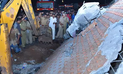 ദുരന്തത്തില് കാണാതായത് 21 പേരെ; തിരിച്ചറിയാനുള്ളത് 13 മൃതദേഹങ്ങള് ദുരന്തത്തില് കാണാതായത് 21 പേരെ; തിരിച്ചറിയാനുള്ളത് 13 മൃതദേഹങ്ങള്