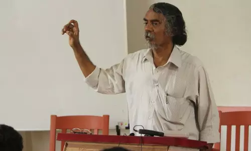 വരണ്ട യുക്തിവാദ ചിന്തകള് വെച്ചു പുലര്ത്തുന്നില്ലെന്ന് കെഇഎന് വരണ്ട യുക്തിവാദ ചിന്തകള് വെച്ചു പുലര്ത്തുന്നില്ലെന്ന് കെഇഎന്