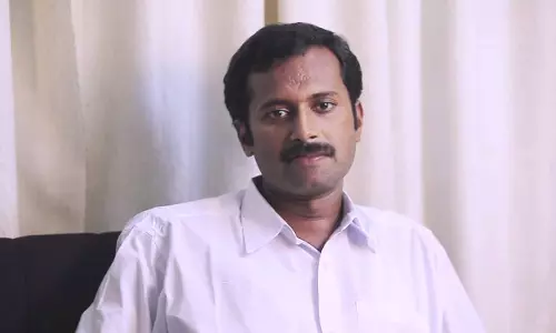 അനൂപ് ജേക്കബ്ബിന്‍റെ വീടിന് മുന്‍പില്‍ ഓര്‍ത്തഡോക്സ് സഭാ വിശ്വാസികളുടെ പ്രതിഷേധം