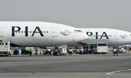 സ്വകാര്യവല്ക്കരണത്തിനെതിരെ സമരം: പാകിസ്താനില് വിമാന സര്വ്വീസുകള് നിലച്ചു സ്വകാര്യവല്ക്കരണത്തിനെതിരെ സമരം: പാകിസ്താനില് വിമാന സര്വ്വീസുകള് നിലച്ചു