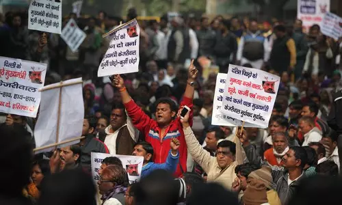 ഡല്ഹി മുനിസിപ്പല് കോര്പ്പറേഷന് തൊഴിലാളി സമരം ഇന്നും തുടര്ന്നേക്കും ഡല്ഹി മുനിസിപ്പല് കോര്പ്പറേഷന് തൊഴിലാളി സമരം ഇന്നും തുടര്ന്നേക്കും