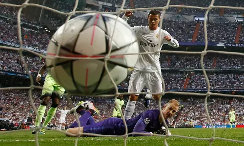 റയല് ചാമ്പ്യന്സ് ലീഗ് ഫൈനലില് റയല് ചാമ്പ്യന്സ് ലീഗ് ഫൈനലില്