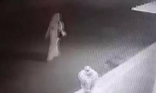 കെജി ഹള്ളി അതിക്രമം യുവതിയും സഹോദരി ഭര്ത്താവും മുന്കൂട്ടി തയാറാക്കിയ തിരക്കഥയെന്ന് പൊലീസ് കെജി ഹള്ളി അതിക്രമം യുവതിയും സഹോദരി ഭര്ത്താവും മുന്കൂട്ടി തയാറാക്കിയ തിരക്കഥയെന്ന് പൊലീസ്