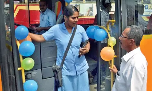 കെഎസ്ആര്‍ടിസി കൂട്ടസ്ഥലംമാറ്റം:  വനിതകളെ ഒഴിവാക്കി