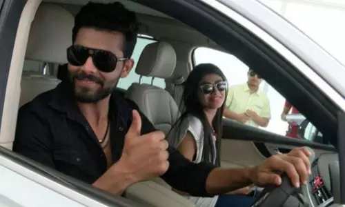 രവീന്ദ്ര ജഡേജ നാളെ വിവാഹിതനാകും രവീന്ദ്ര ജഡേജ നാളെ വിവാഹിതനാകും