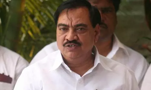 ജനം കുടിവെള്ളമില്ലാതെ കഷ്ടപ്പെടുന്നു; മന്ത്രിക്കായി ഹെലിപാഡ് കഴുകി പാഴാക്കിയത് 10,000 ലിറ്റര്‍ ജലം