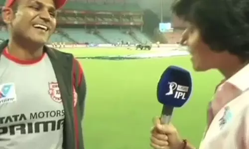 ബാറ്റ് ചെയ്യുമ്പോള്‍ പാട്ടു പാടുന്നതെന്തിന് - സേവാഗ് വിശദമാക്കുന്നു