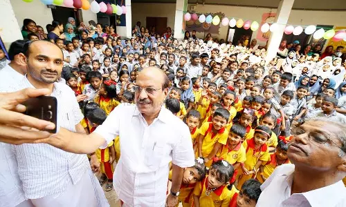 കുഞ്ഞാലിക്കുട്ടിയുടെ സെല്‍ഫി പ്രചരണം