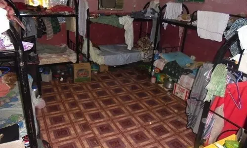 വാണിജ്യ, വ്യവസായ, തൊഴില് സ്ഥാപനങ്ങളില് താമസിക്കുന്നവര്ക്കെതിരെ കര്ശന നടപടി- അബൂദബി മുനിസിപ്പാലിറ്റി വാണിജ്യ, വ്യവസായ, തൊഴില് സ്ഥാപനങ്ങളില് താമസിക്കുന്നവര്ക്കെതിരെ കര്ശന നടപടി- അബൂദബി മുനിസിപ്പാലിറ്റി