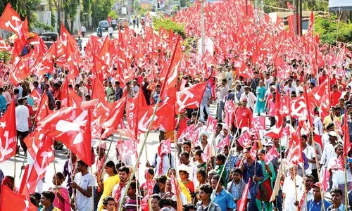 ദേവികുളത്ത് ഒന്നാം ഘട്ടപ്രചരണം ശക്തമാക്കി പ്രധാന മുന്നണികള് ദേവികുളത്ത് ഒന്നാം ഘട്ടപ്രചരണം ശക്തമാക്കി പ്രധാന മുന്നണികള്