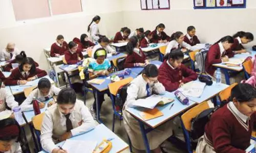 പുതിയ അധ്യയന ദിനത്തില് ജുബൈല് ഇന്ത്യന് സ്കൂളില് എണ്ണായിരത്തോളം കുട്ടികളെത്തി പുതിയ അധ്യയന ദിനത്തില് ജുബൈല് ഇന്ത്യന് സ്കൂളില് എണ്ണായിരത്തോളം കുട്ടികളെത്തി