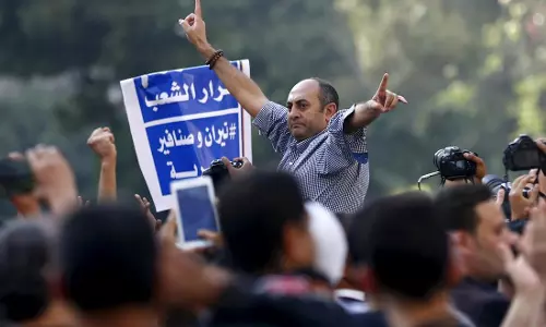 സൗദിക്ക് ദ്വീപുകള് കൈമാറിയതിനെതിരെ ഈജിപ്തില് പ്രതിഷേധം പുകയുന്നു സൗദിക്ക് ദ്വീപുകള് കൈമാറിയതിനെതിരെ ഈജിപ്തില് പ്രതിഷേധം പുകയുന്നു