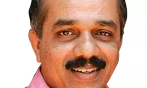 സ്കൂളുകള് അടച്ചുപൂട്ടല് ഭീഷണിയില്; പ്രതിഷേധം കോടതിക്കെതിരെയല്ലെന്ന് പ്രദീപ്കുമാര് സ്കൂളുകള് അടച്ചുപൂട്ടല് ഭീഷണിയില്; പ്രതിഷേധം കോടതിക്കെതിരെയല്ലെന്ന് പ്രദീപ്കുമാര്