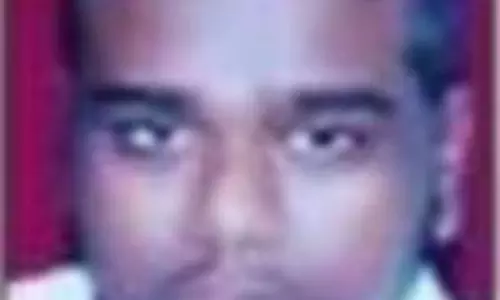 300 രൂപ കൈക്കൂലി നല്കാനായില്ല; 18 കാരന് ചികിത്സ കിട്ടാതെ മരിച്ചു 300 രൂപ കൈക്കൂലി നല്കാനായില്ല; 18 കാരന് ചികിത്സ കിട്ടാതെ മരിച്ചു