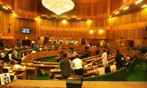 പാംപോര്‍ ഭീകരാക്രമണം: കശ്മീര്‍ സഭയില്‍ ബഹളം