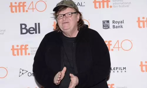 ട്രംപിനെതിരെ പ്രമുഖ സംവിധായകന്‍ മൈക്കിള്‍ മൂര്‍