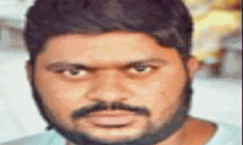 സര്‍ക്കാര്‍ ജോലി ഉപേക്ഷിച്ച് കറ്റാര്‍വാഴ നട്ടു, ഇപ്പോള്‍ കോടിപതി