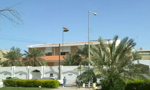 ഖത്തറിലെ ഇന്ത്യന് എംബസിയില് അഭയം തേടിയവര്ക്ക് ദുരിത ജീവിതം ഖത്തറിലെ ഇന്ത്യന് എംബസിയില് അഭയം തേടിയവര്ക്ക് ദുരിത ജീവിതം