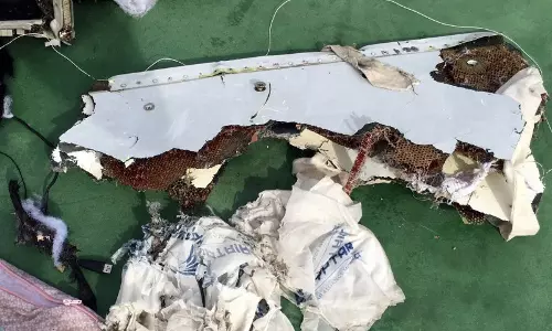 കടലില് തകര്ന്നുവീണ ഈജിപ്ഷ്യന് വിമാനത്തിന്റെ അവശിഷ്ടങ്ങള് കണ്ടെത്തി കടലില് തകര്ന്നുവീണ ഈജിപ്ഷ്യന് വിമാനത്തിന്റെ അവശിഷ്ടങ്ങള് കണ്ടെത്തി