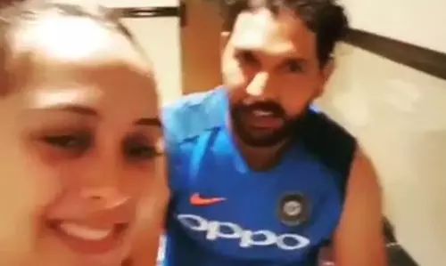 അബ്നോര്മലായവര്ക്ക് പ്രവേശനമില്ലെന്ന് ഡ്രസിംങ് റൂമിലേക്ക് ഇടിച്ചുകയറിയ ഭാര്യയോട് യുവി അബ്നോര്മലായവര്ക്ക് പ്രവേശനമില്ലെന്ന് ഡ്രസിംങ് റൂമിലേക്ക് ഇടിച്ചുകയറിയ ഭാര്യയോട് യുവി