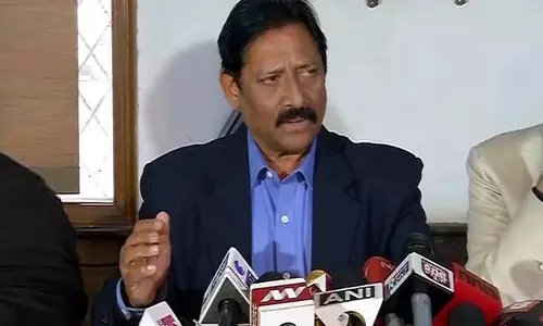 ഫാഷന്‍ ഇന്‍സ്റ്റിറ്റ്യൂട്ട് ചെയര്‍മാനായി ചേതന്‍ ചൌഹാന്‍; പരിഹാസത്തോടെ ട്വിറ്റര്‍ ലോകം