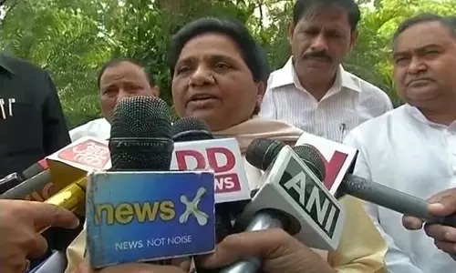 ബ്രാഹ്മണ വിരുദ്ധ ഫേസ്ബുക്ക് പോസ്റ്റ്; ദലിത് പാര്ട്ടി പ്രവര്ത്തകനെ മായാവതി പുറത്താക്കി ബ്രാഹ്മണ വിരുദ്ധ ഫേസ്ബുക്ക് പോസ്റ്റ്; ദലിത് പാര്ട്ടി പ്രവര്ത്തകനെ മായാവതി പുറത്താക്കി