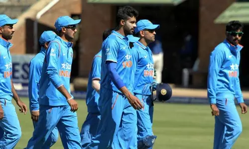 ബലാത്സംഗത്തിന് അറസ്റ്റ് സംബന്ധിച്ച റിപ്പോര്ട്ടുകളില് അസ്വസ്ഥരായി ഇന്ത്യന് ക്രിക്കറ്റ് ക്യാന്പ് ബലാത്സംഗത്തിന് അറസ്റ്റ് സംബന്ധിച്ച റിപ്പോര്ട്ടുകളില് അസ്വസ്ഥരായി ഇന്ത്യന് ക്രിക്കറ്റ് ക്യാന്പ്