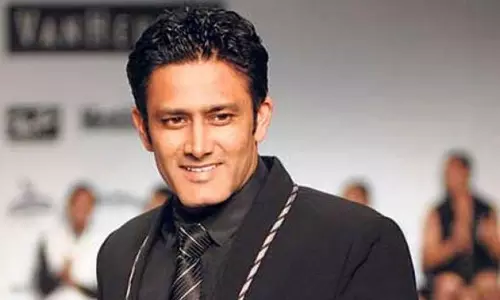 വിരലിലൊളിപ്പിച്ച മാജിക്കുമായി കുംബ്ലെ വരുന്നു വിരലിലൊളിപ്പിച്ച മാജിക്കുമായി കുംബ്ലെ വരുന്നു