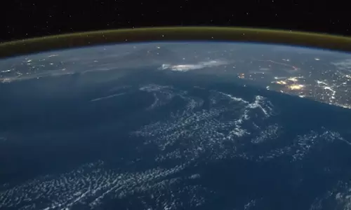 ഭൂമിയെ കാണാം ബഹിരാകാശത്തു നിന്ന്