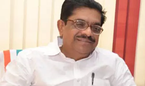 പൊലീസിനോട് ചോദിക്കാനാണെങ്കില് എന്തിനാണൊരു മുഖ്യമന്ത്രിയെന്ന് സുധീരന് പൊലീസിനോട് ചോദിക്കാനാണെങ്കില് എന്തിനാണൊരു മുഖ്യമന്ത്രിയെന്ന് സുധീരന്