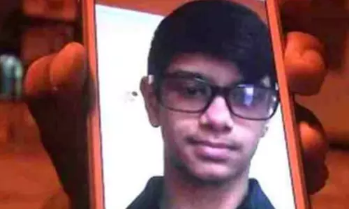 ഡല്ഹിയില് മലയാളി വിദ്യാര്ത്ഥിയുടെ കൊലപാതകത്തെ തുടര്ന്ന് മയക്കുമരുന്നു വില്പ്പനക്കെതിരെ പ്രതിഷേധം ഡല്ഹിയില് മലയാളി വിദ്യാര്ത്ഥിയുടെ കൊലപാതകത്തെ തുടര്ന്ന് മയക്കുമരുന്നു വില്പ്പനക്കെതിരെ പ്രതിഷേധം