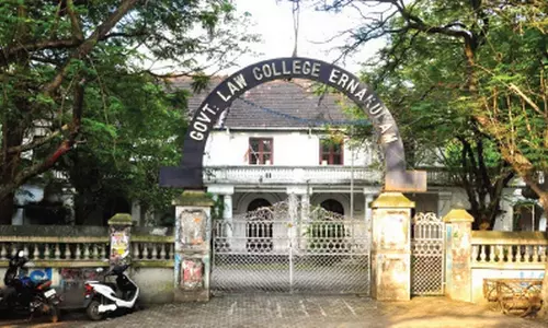 എറണാകുളം ലോ കോളജിലെ ബി എ ക്രിമിനോളജിക്ക് അംഗീകാരമില്ല; എന്‍റോള്‍ ചെയ്യാനാകാതെ വിദ്യാര്‍ത്ഥികള്‍