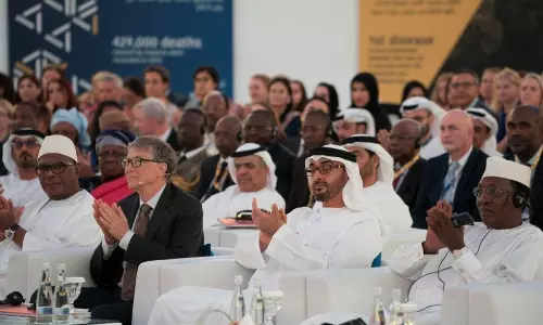 ബില്‍ ഗേറ്റ്സുമായി ചേര്‍ന്ന് യുഎഇ പത്ത് കോടി ഡോളറിന്റെ ജീവകാരുണ്യ ഫണ്ട് പ്രഖ്യാപിച്ചു