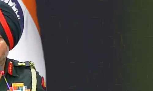 മുഖ്യമന്ത്രിക്കെതിരായ ആരോപണത്തില് ഉറച്ചു നില്ക്കുന്നെന്ന് വിഎസ് മുഖ്യമന്ത്രിക്കെതിരായ ആരോപണത്തില് ഉറച്ചു നില്ക്കുന്നെന്ന് വിഎസ്