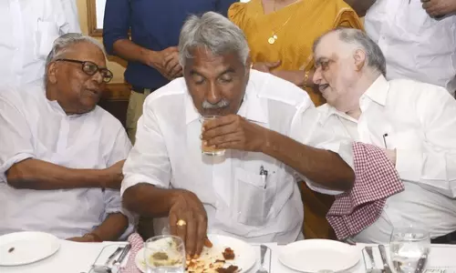 രാഷ്ട്രീയ സൌഹൃദ വേദിയായി പ്രതിപക്ഷനേതാവിന്റെ നോമ്പുതുറ