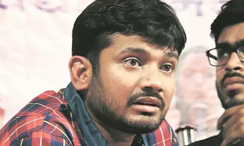 വിമാനത്തില് തന്നെ വധിക്കാന് ശ്രമിച്ചത് ബിജെപി പ്രവര്ത്തകനെന്ന് കനയ്യ വിമാനത്തില് തന്നെ വധിക്കാന് ശ്രമിച്ചത് ബിജെപി പ്രവര്ത്തകനെന്ന് കനയ്യ