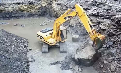 ക്വാറികള്ക്ക് പാരിസ്ഥിതികാനുമതി നിര്ബന്ധമെന്ന് ഹൈക്കോടതി ക്വാറികള്ക്ക് പാരിസ്ഥിതികാനുമതി നിര്ബന്ധമെന്ന് ഹൈക്കോടതി