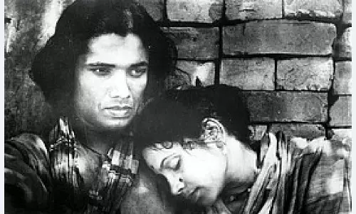 മുംബൈ ചലച്ചിത്രമേളയില് പാക് ചിത്രത്തിന് വിലക്ക് മുംബൈ ചലച്ചിത്രമേളയില് പാക് ചിത്രത്തിന് വിലക്ക്