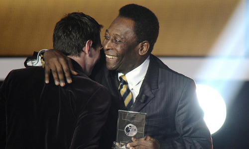 പ്രിയ മെസി.... മടങ്ങിവരൂ... വിരമിക്കരുതെന്ന് പെലെയും