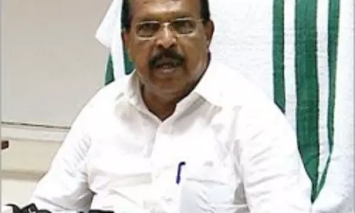 റോഡിലെ കുഴിയെണ്ണി ഗതാഗതമന്ത്രി; കരാറുകാര്‍ക്കെതിരെ കര്‍ശന നടപടിയെന്ന് മന്ത്രി