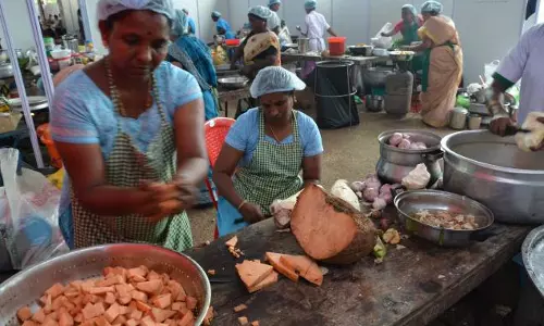 ഭക്ഷ്യോല്പാദന, ഭക്ഷ്യസംസ്കരണ മേഖലകളില് നൂറ് ശതമാനം വിദേശ നിക്ഷേപം: സാധാരണക്കാര്ക്ക് ആശങ്ക ഭക്ഷ്യോല്പാദന, ഭക്ഷ്യസംസ്കരണ മേഖലകളില് നൂറ് ശതമാനം വിദേശ നിക്ഷേപം: സാധാരണക്കാര്ക്ക് ആശങ്ക