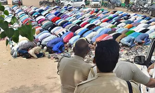 ഹിന്ദുത്വ ശക്തികൾ ജുമുഅ തടസ്സപ്പെടുത്തുന്ന ഗുരുഗ്രാമിൽ നമസ്‌കാരത്തിന് ഗുരുദ്വാരകൾ തുറന്ന് നൽകി സിഖ് സമൂഹം