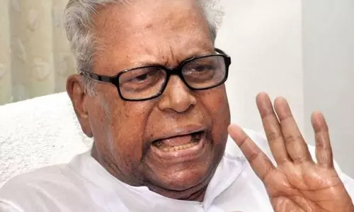 മന്ത്രിസഭ നല്കുന്ന പദവി വിഎസ് അച്യുതാനന്ദന് ഏറ്റെടുത്തേക്കുമെന്ന് സൂചന മന്ത്രിസഭ നല്കുന്ന പദവി വിഎസ് അച്യുതാനന്ദന് ഏറ്റെടുത്തേക്കുമെന്ന് സൂചന