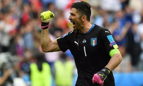 ബഫണ്‍, ഇറ്റാലിയന്‍ വന്‍മതില്‍