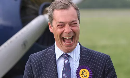 നിഗേല്‍ ഫെറാഷ് പാര്‍ട്ടി നേതൃസ്ഥാനത്തുനിന്ന് രാജി വെച്ചു