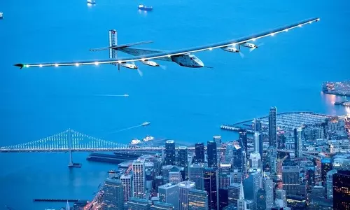 പസഫിക് സമുദ്രം താണ്ടി സോളാര്‍ വിമാനം കാലിഫോര്‍ണിയയില്‍