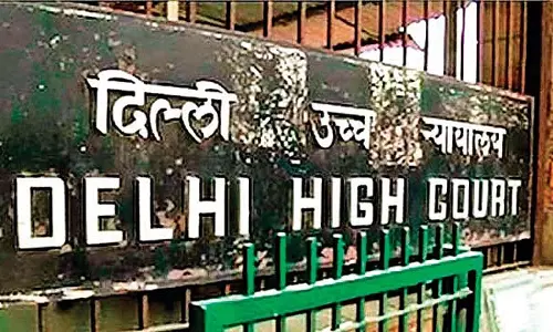 കത്വ പെണ്കുട്ടിയുടെ പേര് വെളിപ്പെടുത്തിയ മാധ്യമസ്ഥാപനങ്ങള്ക്ക് 10 ലക്ഷം പിഴ കത്വ പെണ്കുട്ടിയുടെ പേര് വെളിപ്പെടുത്തിയ മാധ്യമസ്ഥാപനങ്ങള്ക്ക് 10 ലക്ഷം പിഴ